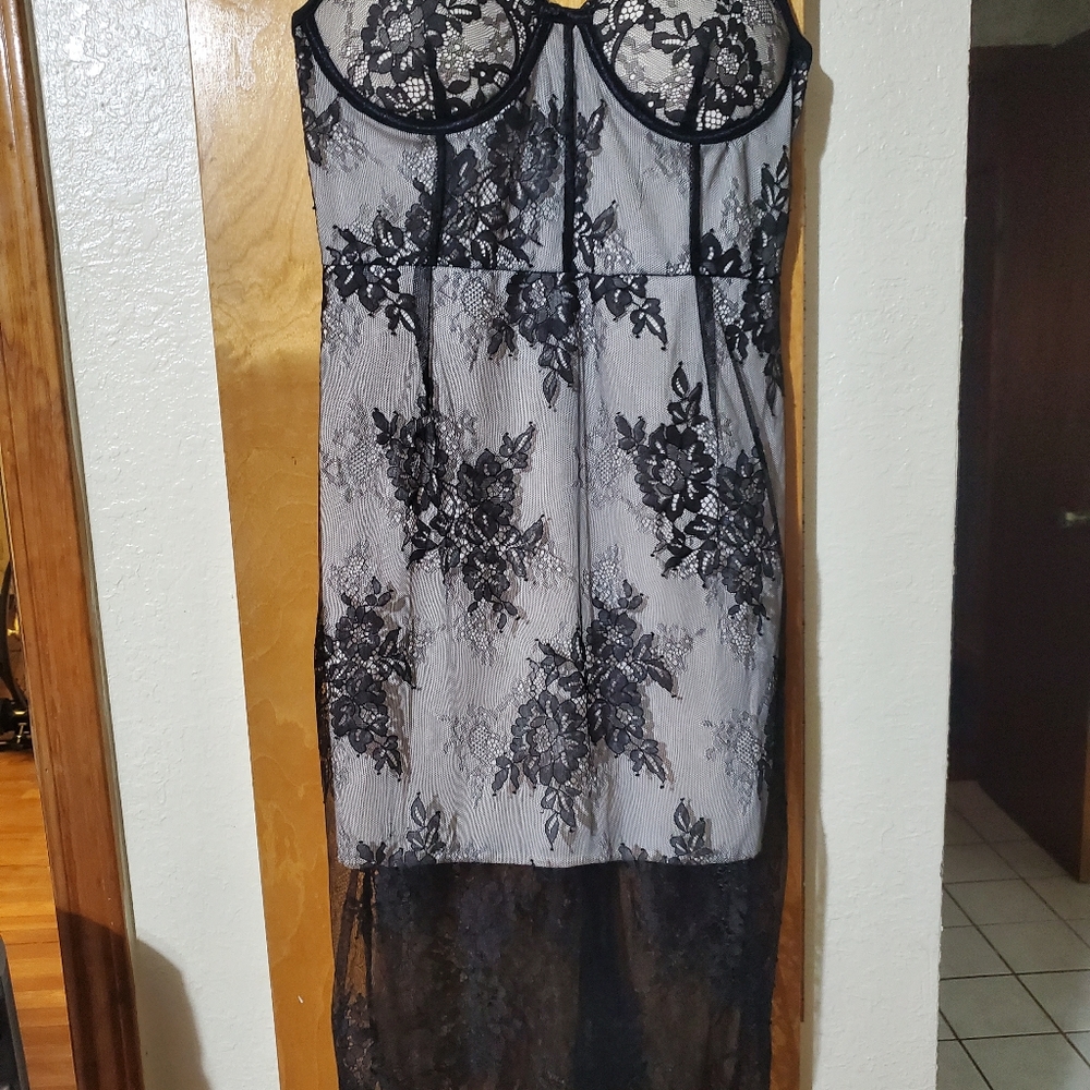 Med Lace Dress